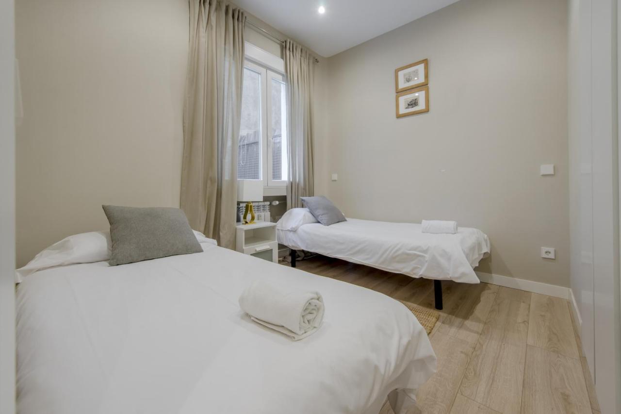 Acogedor Apt 3 Habitaciones Y Terraza En El Centro Madrid Esterno foto